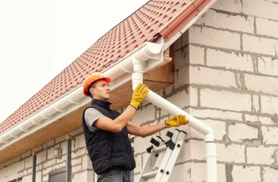 Pose et remplacement de gouttières au Gua